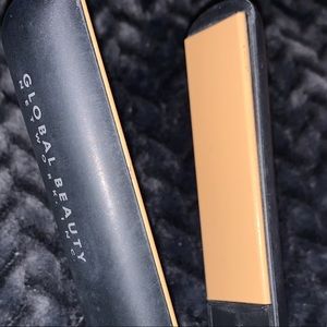 BRAND NEW CHI HAIR STRAIGHTENER/FLAT IRON!! 💓🙀